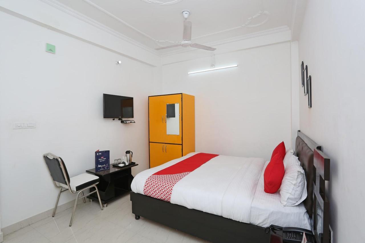 Oyo 11306 Ss Hotel Gorakhpur Exteriör bild