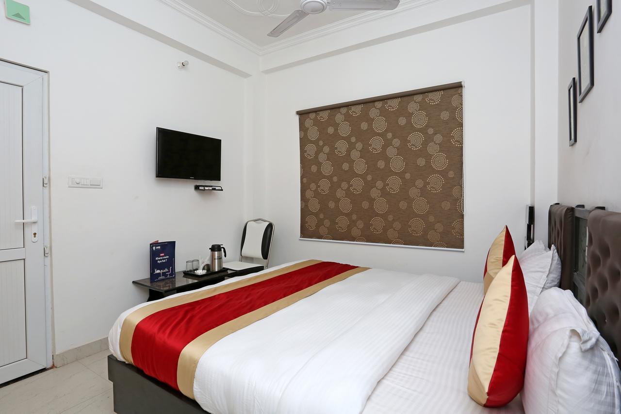 Oyo 11306 Ss Hotel Gorakhpur Exteriör bild